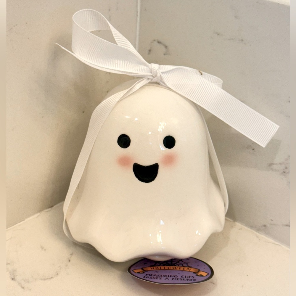 NWT 10 Strawberry Street Halloween Set of 4 Nesting Ceramic Ghost Measuring Cups